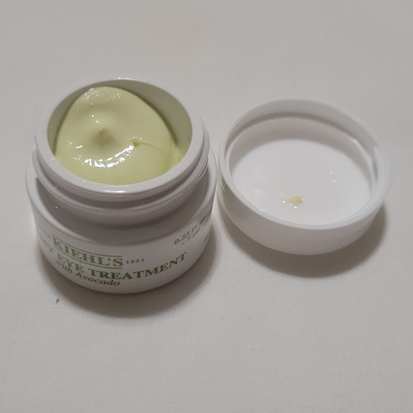 Kiehls mighty Moisture Essentials - Picture 6 of 16